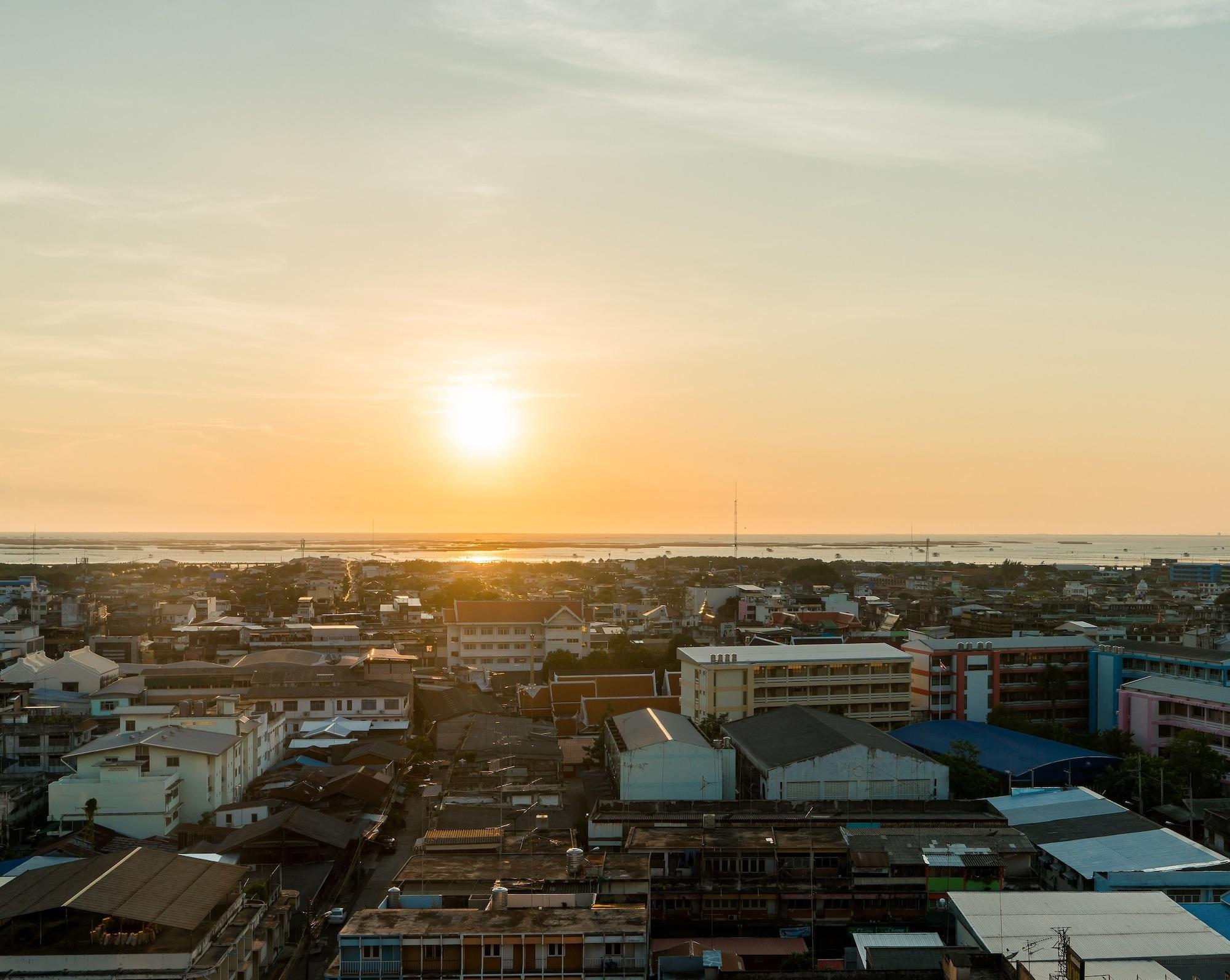 Rattanachol Hotel Chonburi Zewnętrze zdjęcie