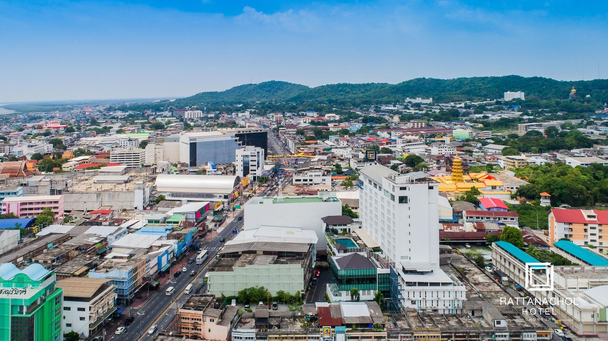 Rattanachol Hotel Chonburi Zewnętrze zdjęcie