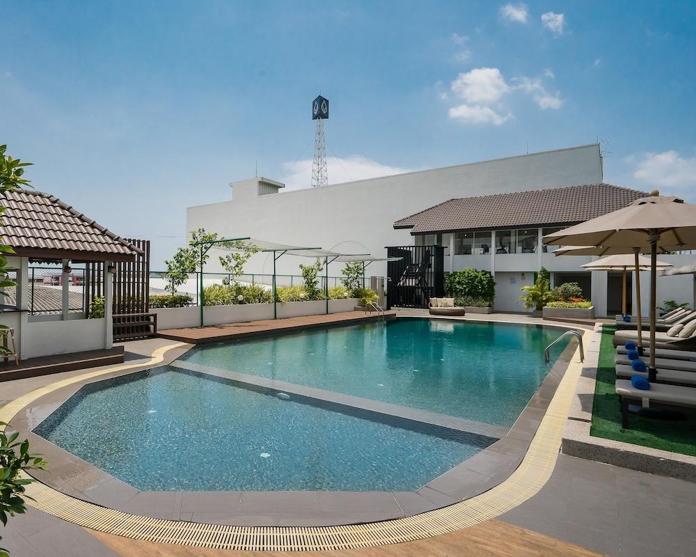 Rattanachol Hotel Chonburi Zewnętrze zdjęcie