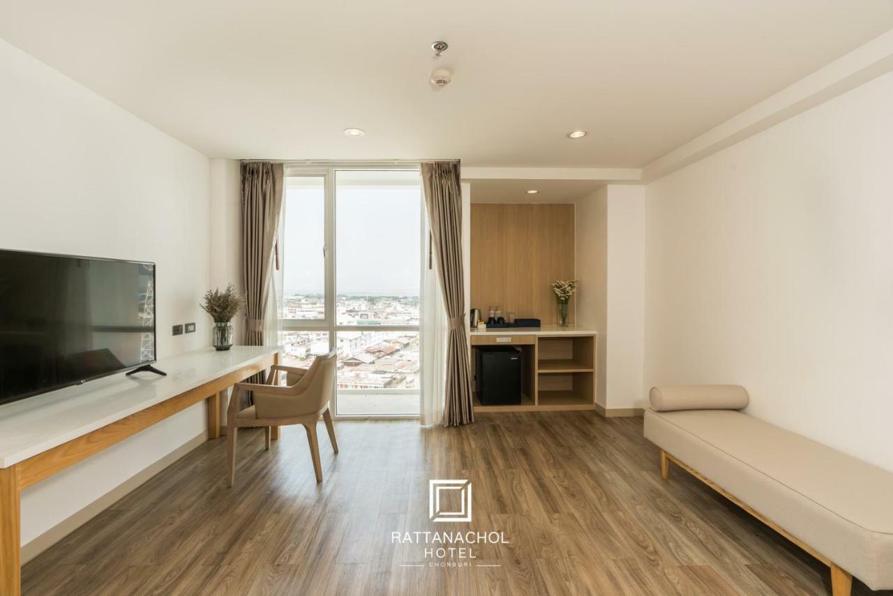 Rattanachol Hotel Chonburi Zewnętrze zdjęcie