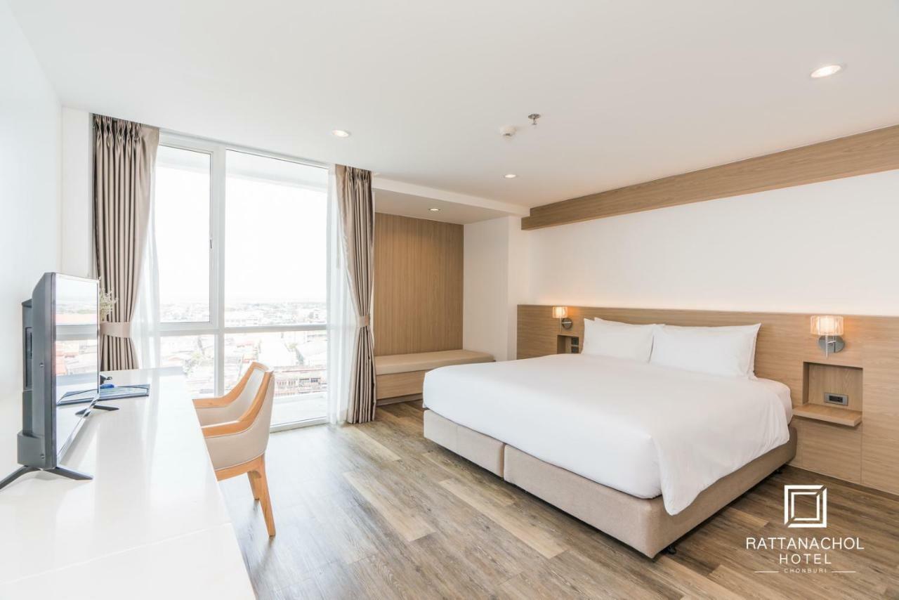 Rattanachol Hotel Chonburi Zewnętrze zdjęcie