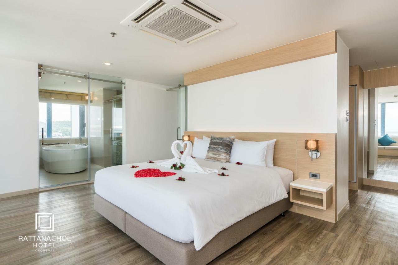 Rattanachol Hotel Chonburi Zewnętrze zdjęcie