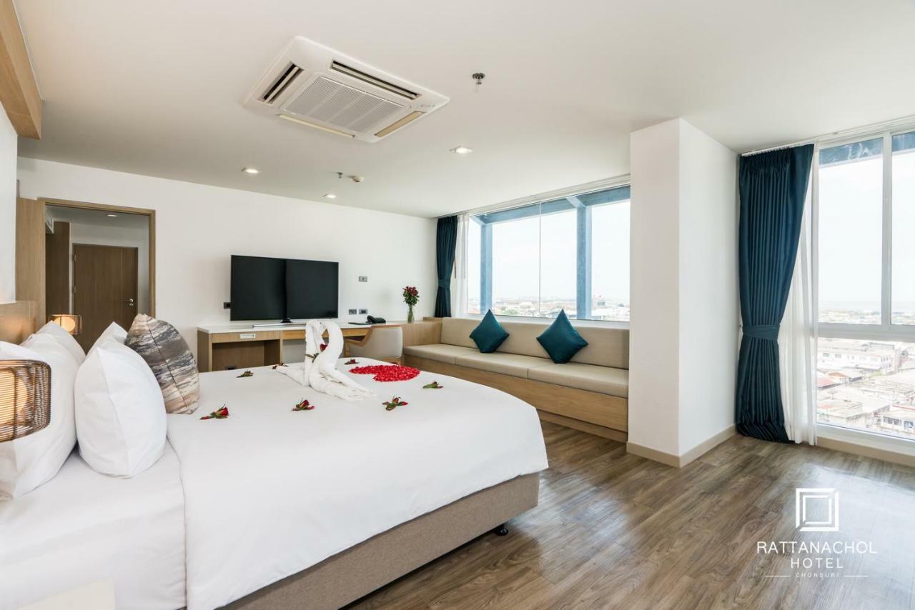 Rattanachol Hotel Chonburi Zewnętrze zdjęcie