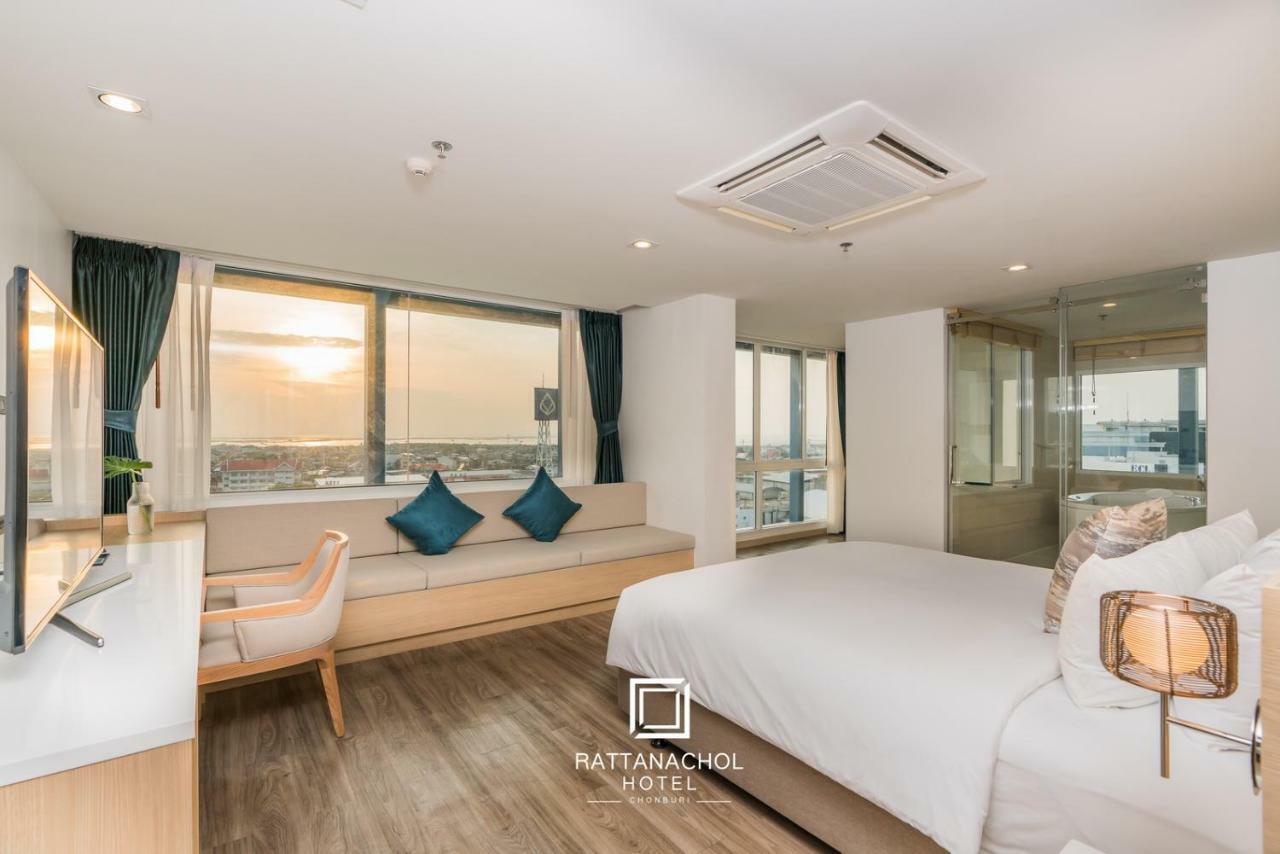 Rattanachol Hotel Chonburi Zewnętrze zdjęcie