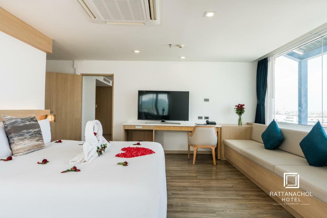 Rattanachol Hotel Chonburi Zewnętrze zdjęcie